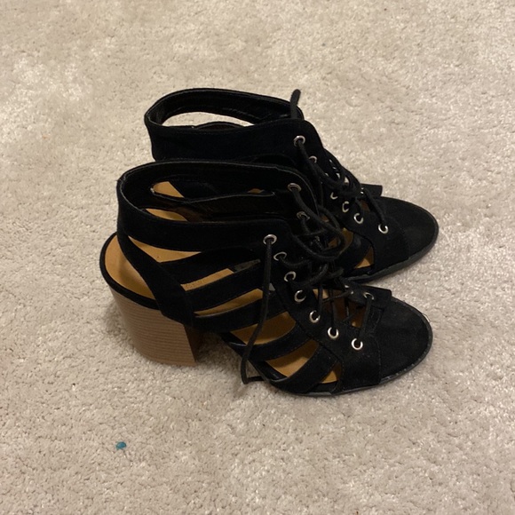 Black lace up heals - Picture 3 of 3